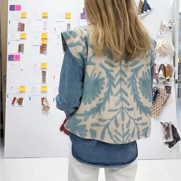 marea by liz joy Tops - Marea by Liz Joy Suzani Vest - Size Medium